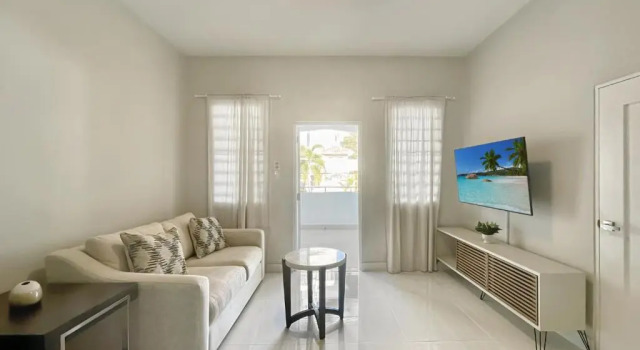 Апартаменты Stunning 3-Bedroom Beachside Apartment