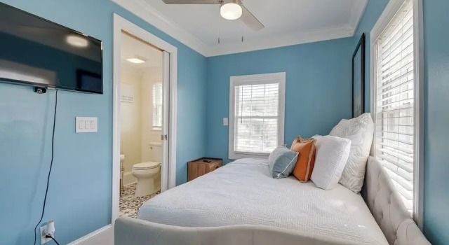 Коттедж Walk to Water: Coastal-chic Home Near Myrtle Beach