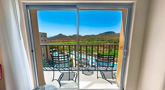 Номер Standard с балконом JW Marriott Tucson Starr Pass Resort