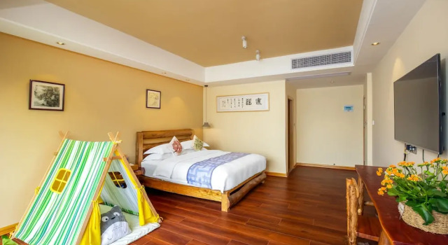 Oriental Platonic Inn