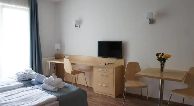 Holiday Club Fuered, Book Hotel Hoteller i Veszprem med parkering, Parkering