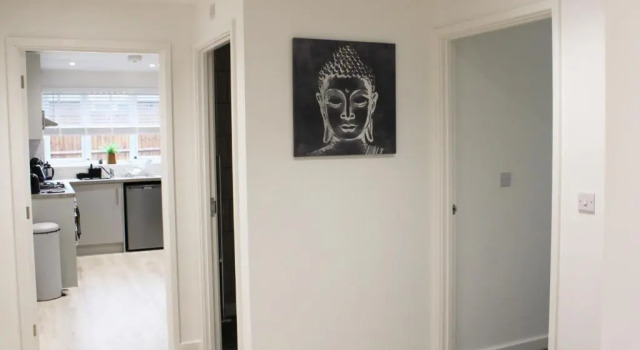 Low Cost, 4 Bed with Parking & Large Garden 08, Забронировать Отель Отели в центре Дидкот, в центре