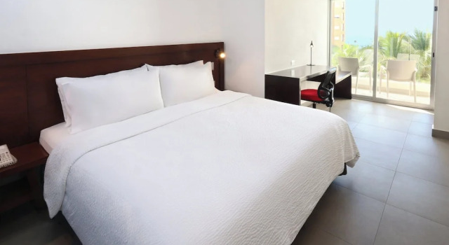 Двухместный номер Standard с видом на океан Garner Hotel Mazatlan Beach by IHG