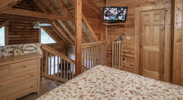 Er36 - Cozy Creekside Great Location- Close To Town 1 Bedroom Cabin by RedAwning