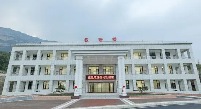 Linzhou Hongyuexing Grand Hotel, Rezervovat Hotel Linzhou Henan