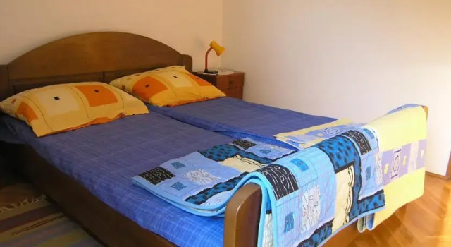 Holiday Home Ratomir, Book Lejlighed Kornic 