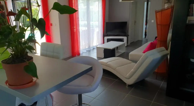 Коттедж VILLA avec piscine chauffée