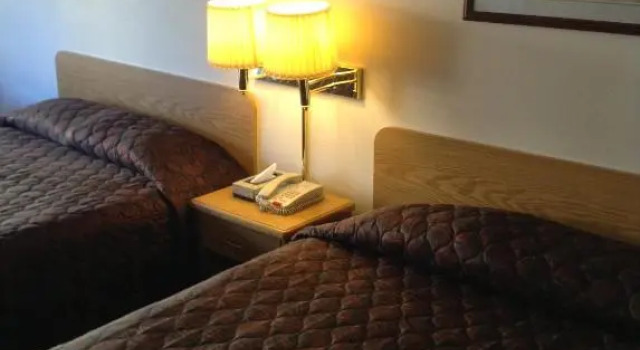 Четырёхместный номер Standard Coeur D Alene Budget Saver Motel
