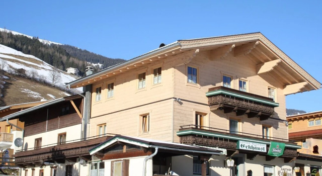 Cozy Apartment in Bramberg am Wildkogel With Balcony, Rezerwuj Apartament Hotele w Salzburg z parkingiem, Parking