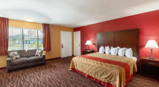 Люкс Rosewood Inn & Suites