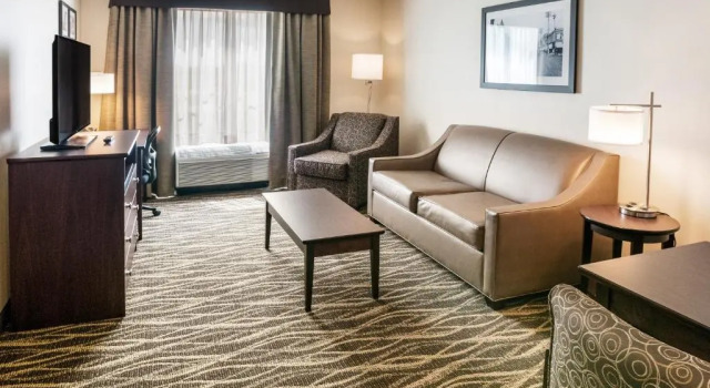 Семейный номер Standard Cobblestone Hotel & Suites Appleton International Airport