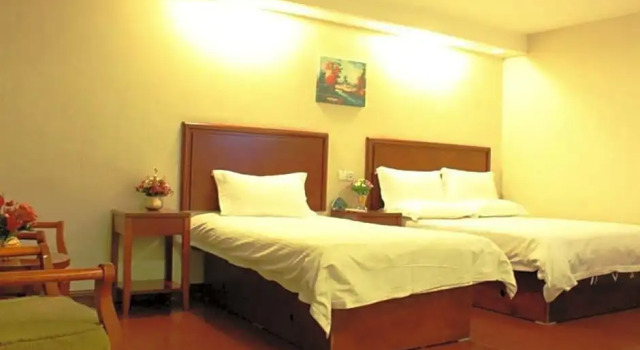 Семейный номер Standard GreenTree Inn Newtown MaLu Subway Station Business