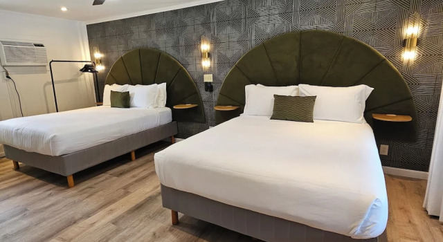 Четырёхместный номер Superior CedarWood Inn