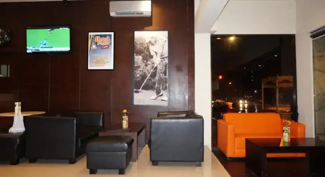 Ekon Hotel