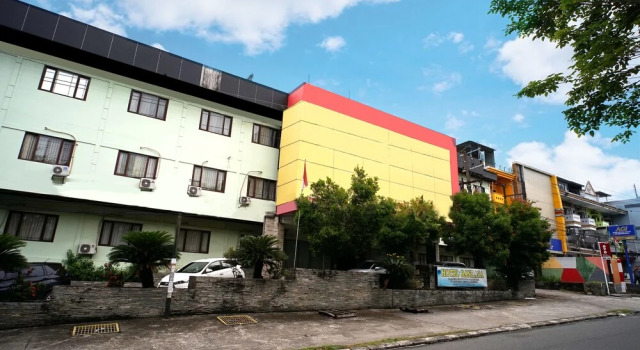 Bandara Hotel Balikpapan by OYO Rooms, Rezervovat Hotel Hotely v Kalimantan s parkováním, Parkování
