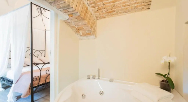 Апартаменты c 1 комнатой Romantic Escape in the 400s