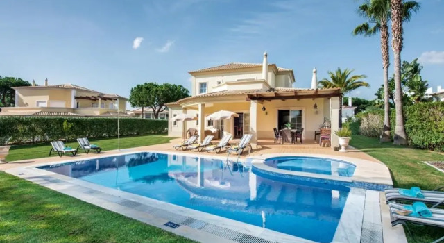 Вилла Villa Palm Golfe, fantastic house on Vila Sol course, kids pool, aircon