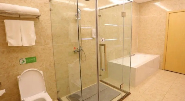 Люкс Business с видом на улицу GreenTree Inn Hunchun Old Bus Station