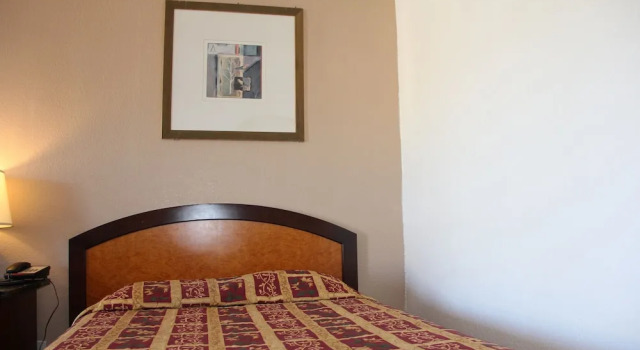 Двухместный номер Standard с балконом LoneStar Inn and Suites