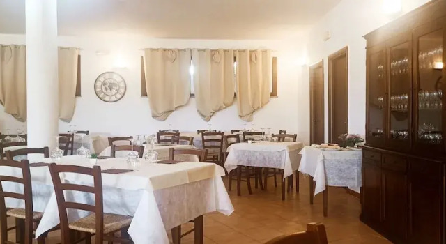 Su Arghentu Country Hotel, Varaa Hotelli Laerru Sardinia North