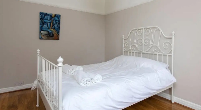Family Friendly and Spacious House in Fallowfield, Забронировать Отель Отели Англии 3 звезды, 3*