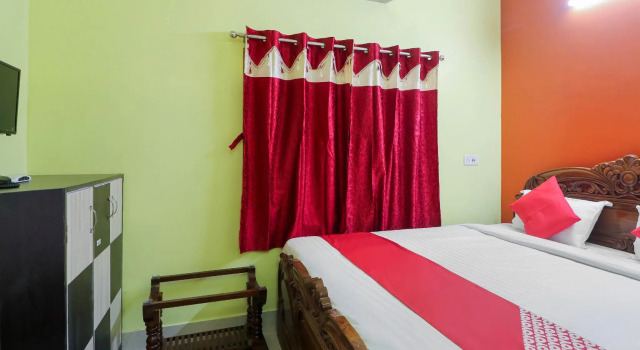 OYO 45053 The King, Prenota Hotel Baharampur West Bengal