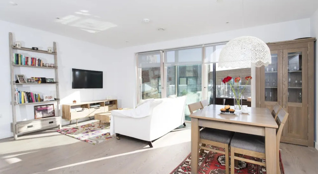 Stunning 1BR with Balcony in Zone 1!, Забронировать Отель Бизнес-отели Англии, 4* 5*