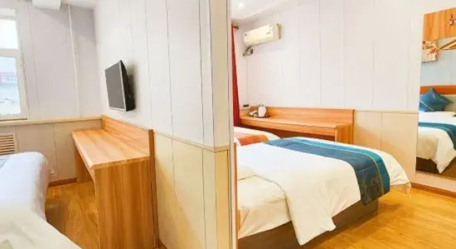 Люкс Business 7Days Inn Hotel (Daqing High-tech Zone Ophthalmic Hospital Baicheng University Town)