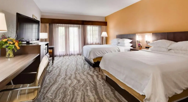 Двухместный номер Standard с балконом Best Western Plus River Escape Sylva / Dillsboro
