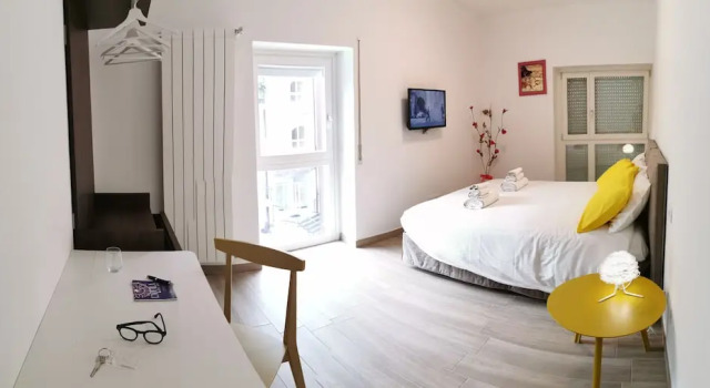 Via Roma, Prenota Bed & breakfast LʼAquila 