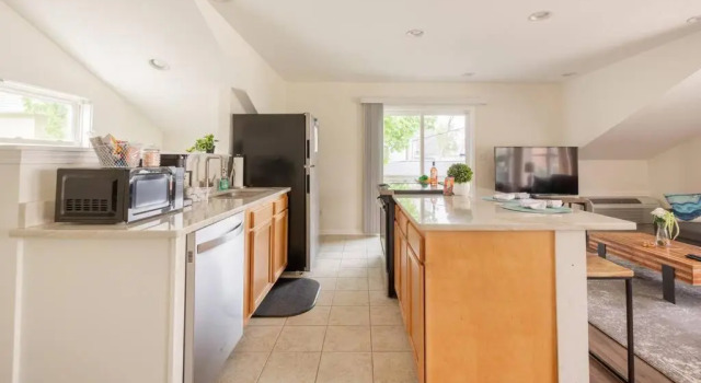 Номер Standard *Cozy Studio Carriage House- Minutes from Downtown