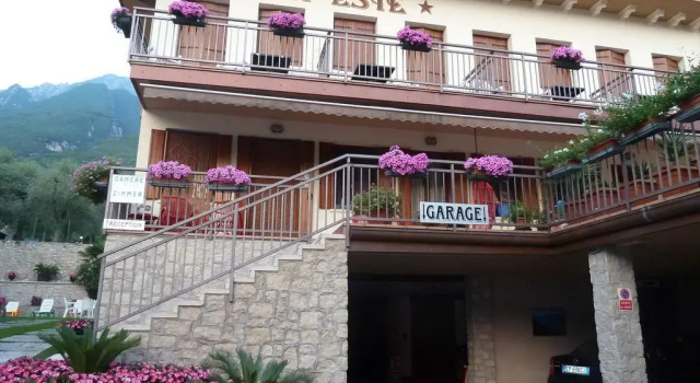Albergo Casa Este, Забронировать Отель Бренцоне-суль-Гарда Garda Veneto
