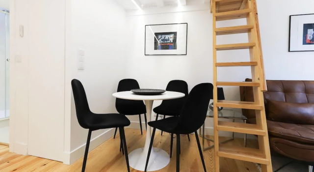 Charming Santos by Homing