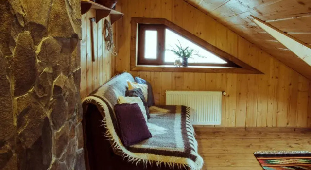 Camp Bilyi Slon, Buchen Sie Hotel Dzembronia Iwano-Frankiwsk