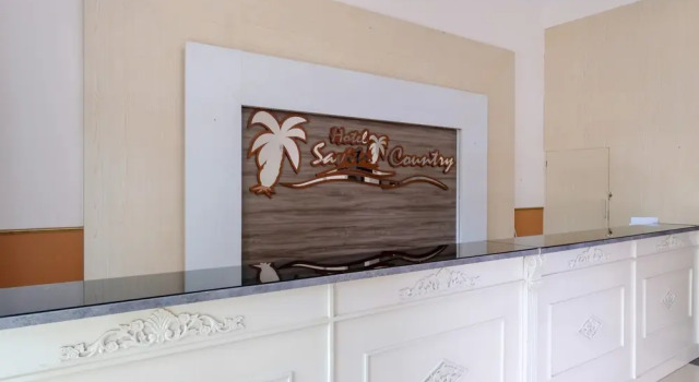 RedDoorz at Savitri Hotel, Book Hotel Hotels in Sleman with Parking, Parking