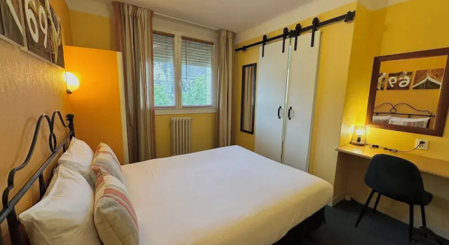 Номер Comfort Hôtel de Caen