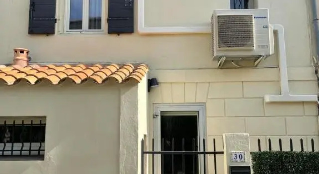 Maison de Ville a 5 Min a Pied de la Tour Luma, Prenota Hotel Arles Camargue