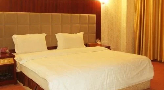 Golden Palace Hotel (Huizhou West Lake Bus Terminal), Rezervasyon Otel Guangdong otoparklı oteller, Otopark
