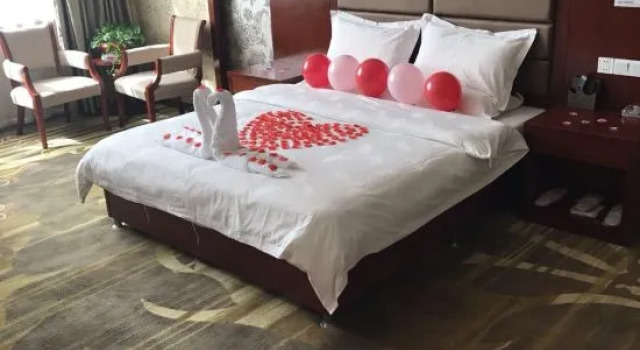 Suite Deluxe Long Tu Hotel