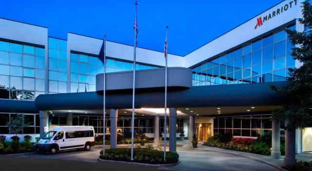 Номер Standard Marriott Melville Long Island
