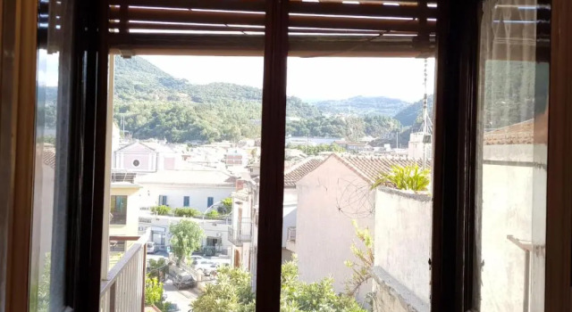 Casa tranquilla e luminosa con terrazzo a due passi dal mare, Buchen Sie Hotel Brolo Sizilien