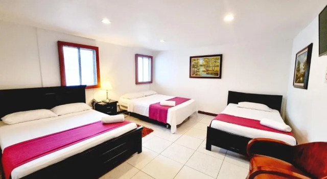 Camera quadrupla Standard Hotel Karlo