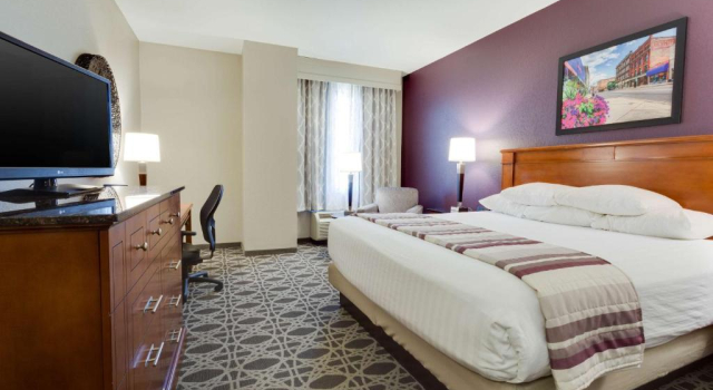Drury Inn & Suites Middletown, Book Hotel Hoteller i Franklin med pool, Swimmingpool