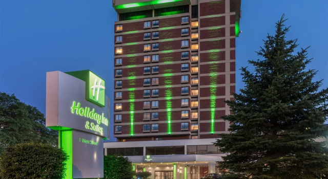 Crowne Plaza Pittsfield-Berkshires, Rezerwuj Hotel Pittsfield Jiminy Peak