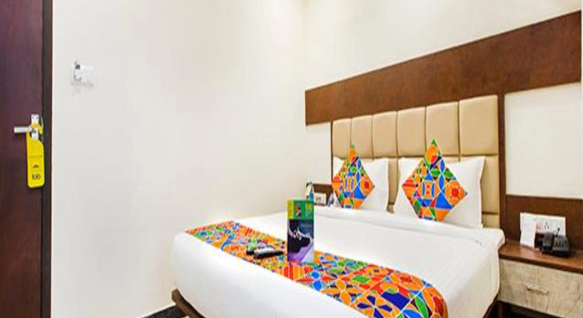 Номер Premium FabHotel Crown Suites - Nr Sony Signals