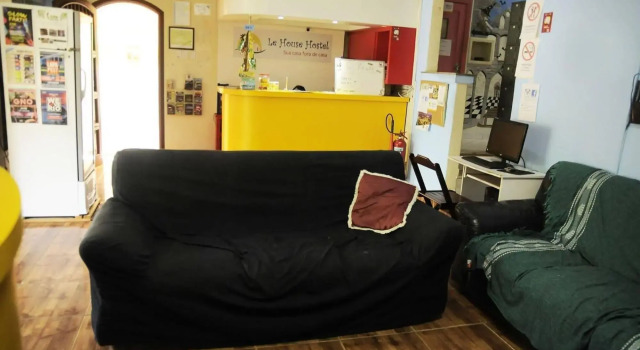 Le House Hostel