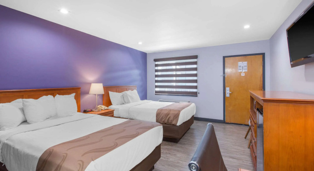 Четырёхместный номер Standard Quality Inn Near Hollywood Walk of Fame