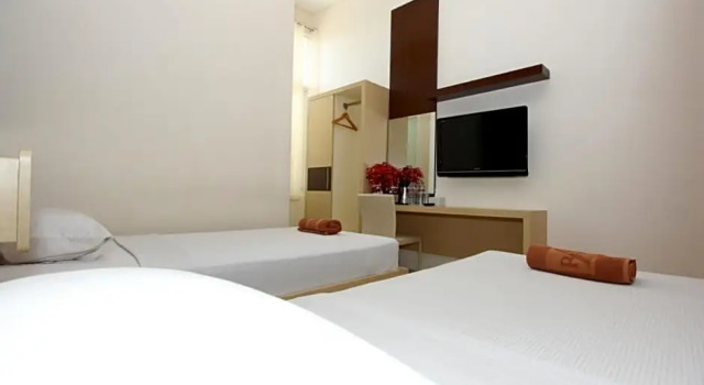 Ranez Inn, Rezervovat Hotel Tegal Central Java