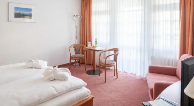 Vitalhotel Weisse Elster, Забронировать Отель Отели Бад-Эльстер 3 звезды, 3*
