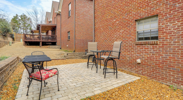 Walk to Ole Miss! Hilltop Oxford Home w/ Patio, Забронировать Дом для отпуска Оксфорд Миссисипи, рядом с Vaught-Hemingway Stadium